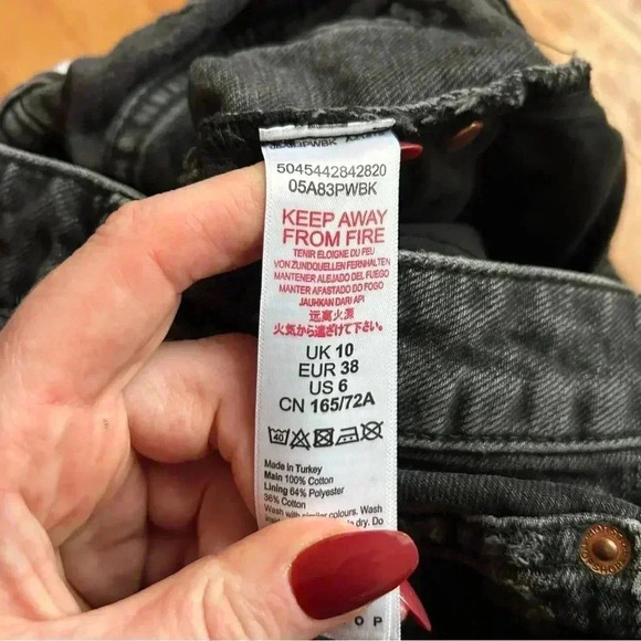 Topshop Black High Rise Waisted Denim Distressed Frayed Shorts Women’s Size 6 - Picture 5 of 6